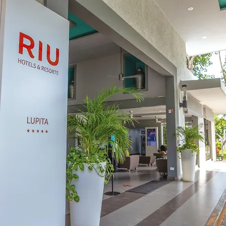 Hotel Riu Lupita-3